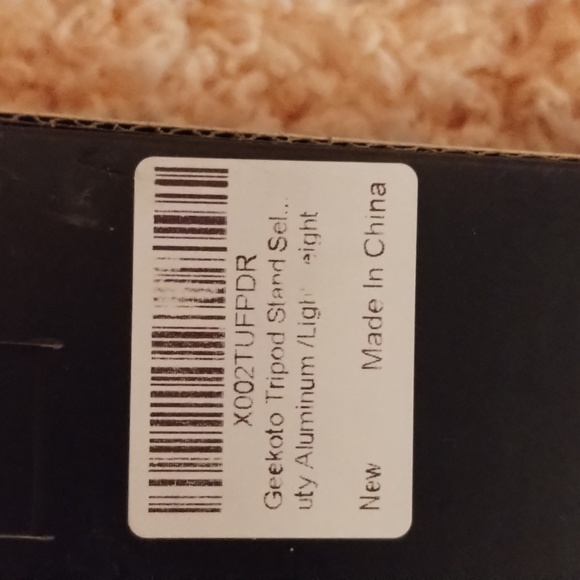 NWT Tripod Stand - Picture 3 of 3